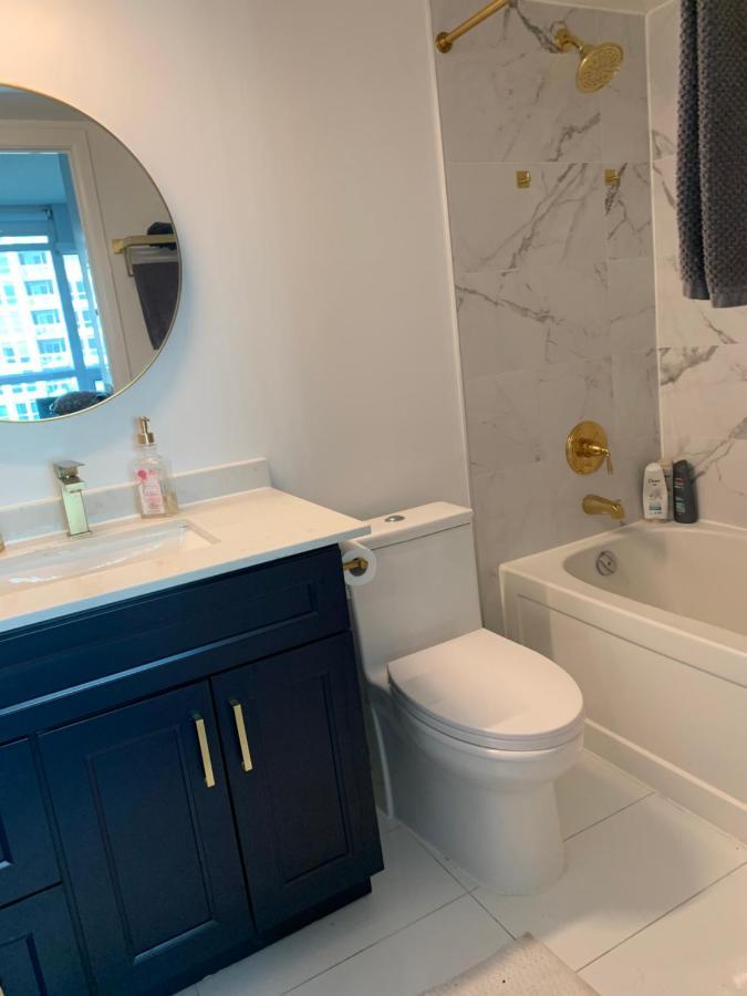Downtown Waterfront Suites With Cn Tower Views Торонто Экстерьер фото